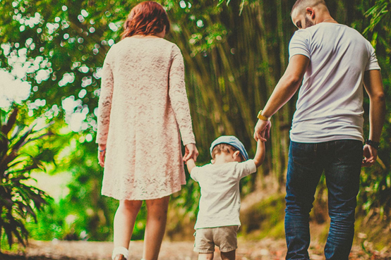 四个月代生宝宝拇指内扣现象解析