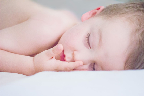 三岁半代生宝宝流鼻血，家长如何应对与预防