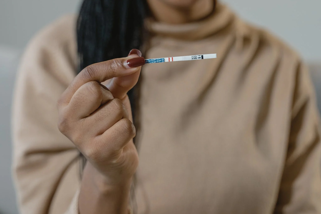 代生宝宝眼睛为何难以睁开，原因与应对策略